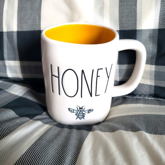 Rae Dunn HONEY 🍯 Bee 🐝 mug ☕